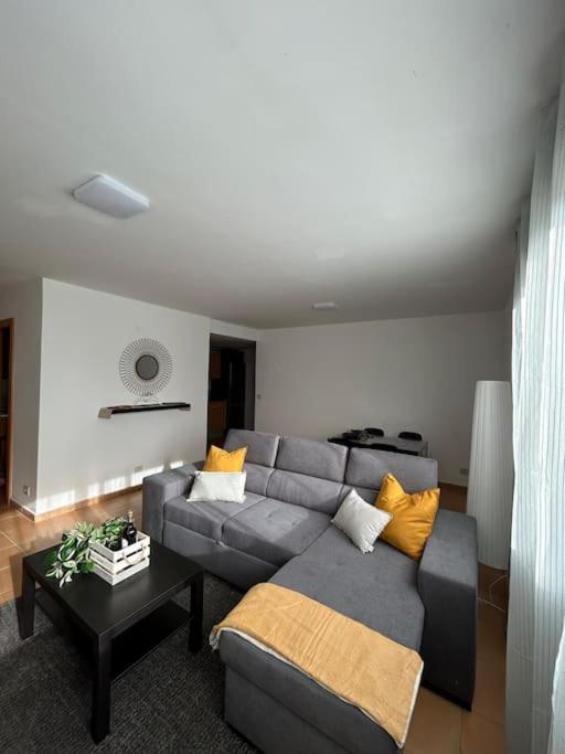 Sunflower, El Con Piscina En Complejo Residencial