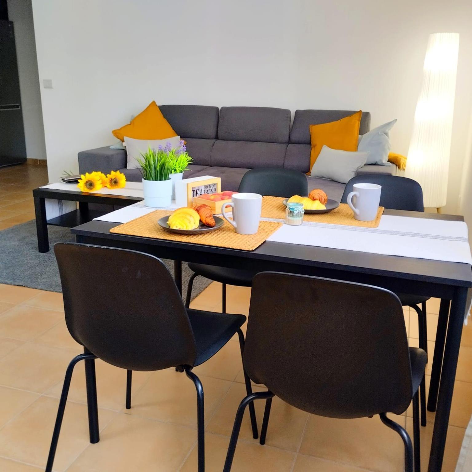 Sunflower, El Con Piscina En Complejo Residencial *